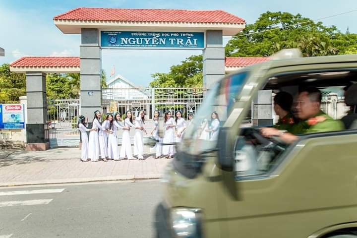 Học sinh chụp ảnh kỷ yếu mà cứ ngỡ đang đóng phim Tây Du Ký: Trải qua 81 kiếp nạn mà mãi chưa được bức ảnh nào ra hồn-1