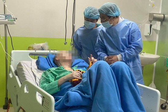 Phi công người Anh lúc vui lúc buồn, có lúc khóc: Chuyên gia lưu ý việc phục hồi chức năng tâm lý