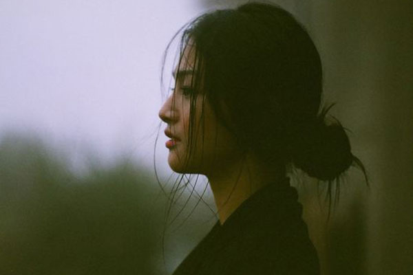 Vợ mất, để lại đứa con 9 tháng tuổi, tôi buộc phải thuê giúp việc nhưng mới được 3 tháng, mẹ đã gợi ý tôi cưới luôn chị ấy-2