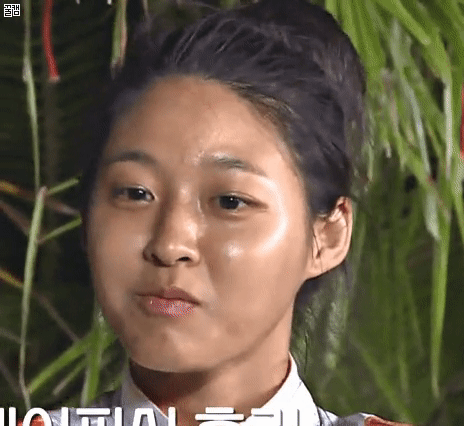 Bỏ đi lớp makeup đậm, không ít sao Hàn gây ngã ngửa với làn da đen nhẻm, sần sùi lấm tấm mụn-3