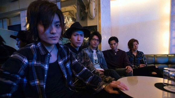 Bí mật trong nghề và góc khuất của những trai bao làm nghề mua vui cho khách hàng đồng tính-5