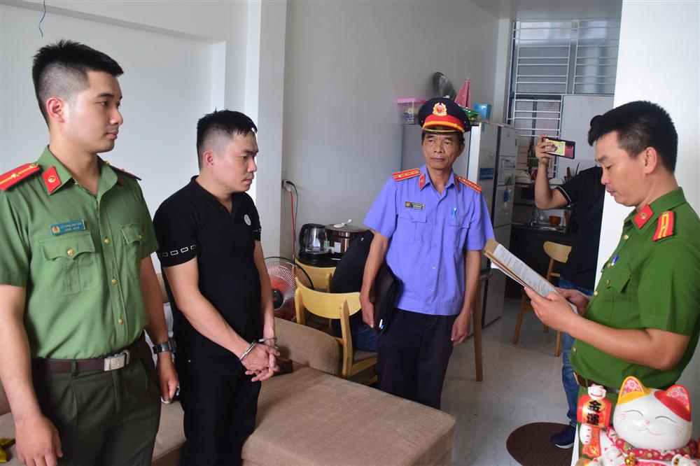 Đánh cắp mã OTP ngân hàng, chiếm đoạt hơn 100 tỉ đồng của người bán hàng online-1