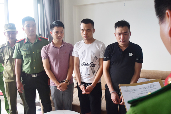 Hung thủ cướp tài sản, giết người bỏ trốn 12 năm bị bắt, gia đình vẫn điềm nhiên bán hàng vì tin con mình vô can-3