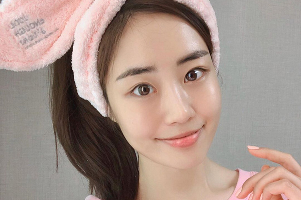 4 lỗi skincare tày trời khiến làn da của bạn lão hóa nhanh chóng, vết nhăn và thâm nám tùm lum-4