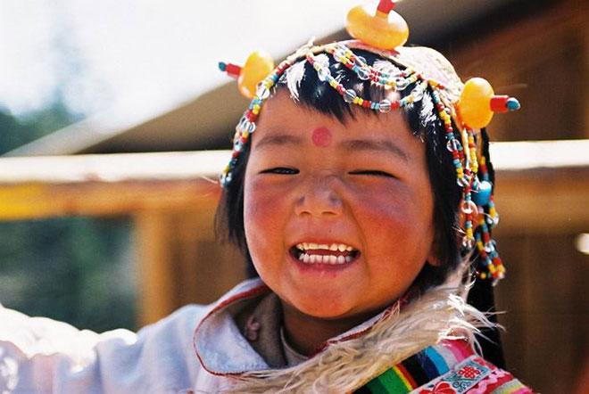 Phương pháp giáo dục trẻ nhỏ ở Tây Tạng: 1 tuổi coi là vua, 5 tuổi là nô lệ, nghe thì ngược đời nhưng càng ngẫm càng thấy đúng-2