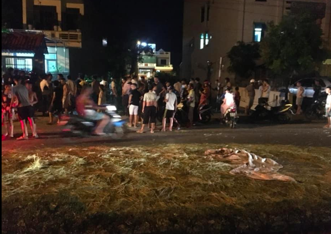 Clip: Xe khách chở 29 học sinh đi chụp ảnh kỷ yếu lật giữa đường-1