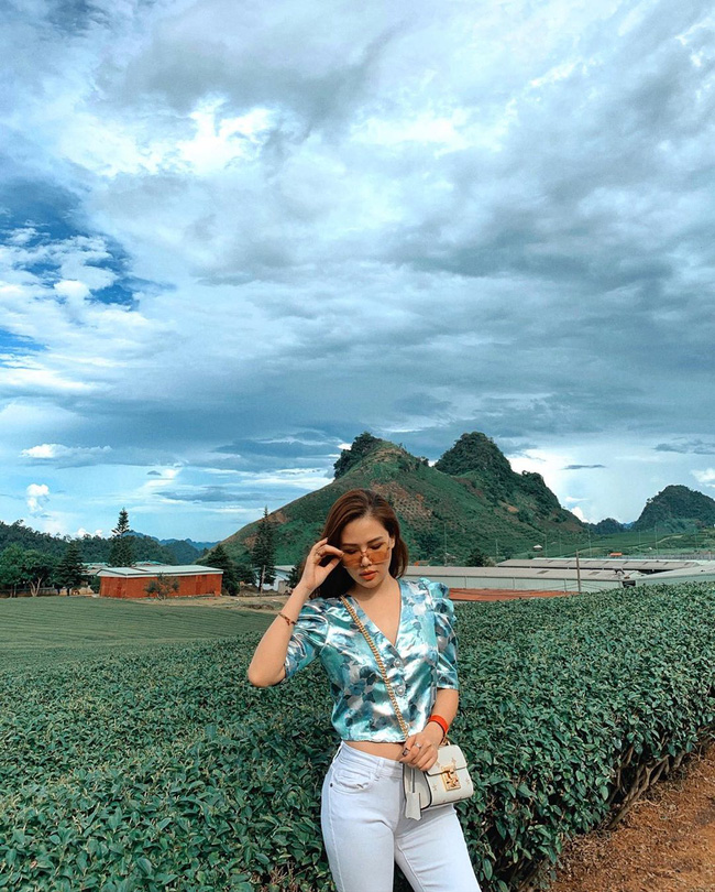 Phanh Lee có 10 cách diện áo blouse cực khéo, chị em học theo thì đi làm hay đi chơi cũng được khen mặc đẹp-2