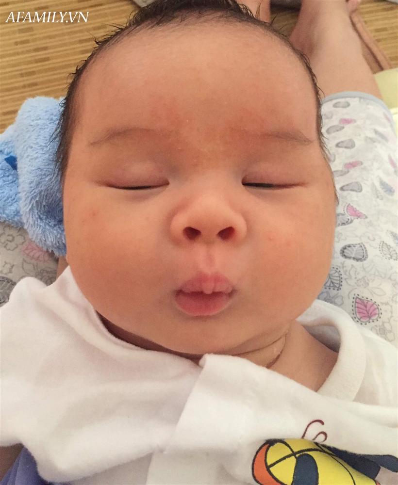 Đang trong cơn rặn đẻ, mẹ bầu Nghệ An bỗng nói một câu khiến cả ê-kíp đỡ đẻ phì cười-3