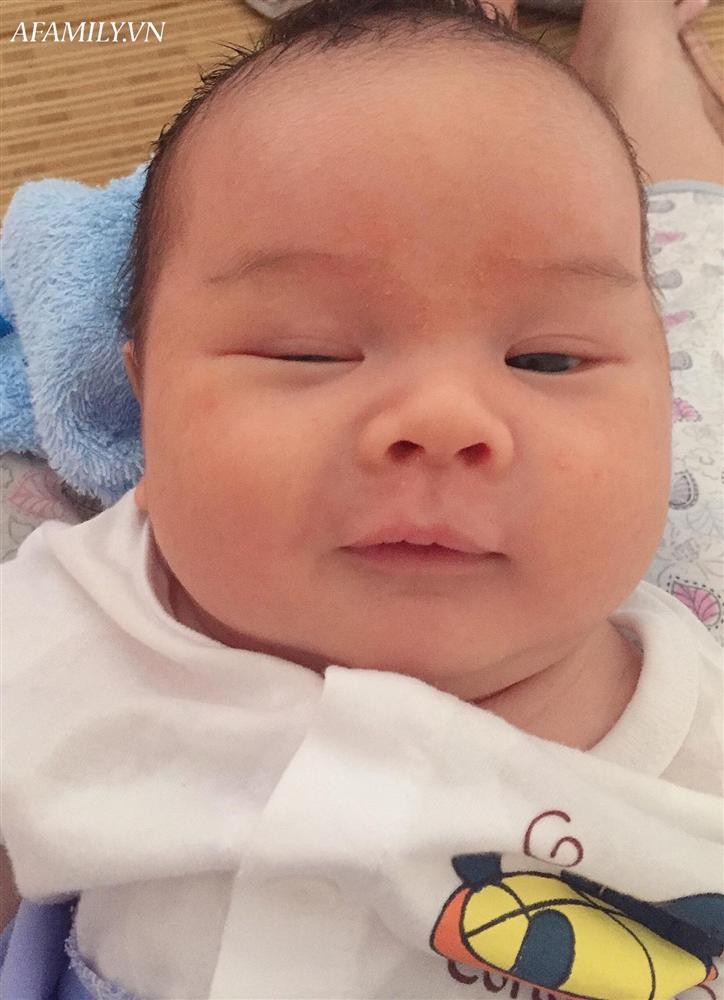 Đang trong cơn rặn đẻ, mẹ bầu Nghệ An bỗng nói một câu khiến cả ê-kíp đỡ đẻ phì cười-4