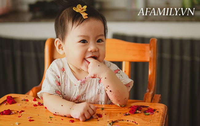 Xuất hiện cô nhóc thánh ăn phiên bản Việt, mẹ tiết lộ bé có thể ăn cả thế giới, không chê món nào nhưng vẫn bị chê còi-1