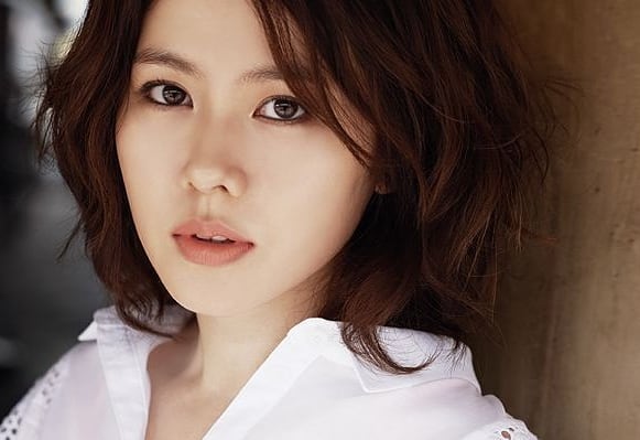 Đào lại loạt ảnh cũ của Son Ye Jin, từ thời makeup giản đơn tóc tai sến súa mới thấy nhan sắc đã đẹp đỉnh cao thế nào-1