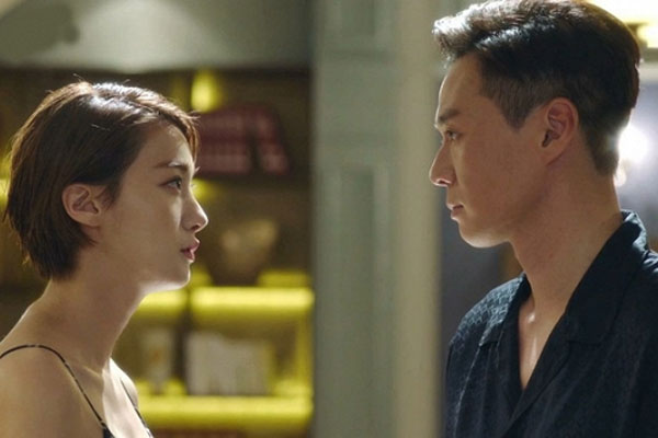 Thấy chồng nghe điện thoại bất thường, vợ sinh nghi rồi dùng độc chiêu khiến anh ta quỳ sụp xin tha, lời chí mạng cuối cùng giải quyết hoàn toàn tất cả-3