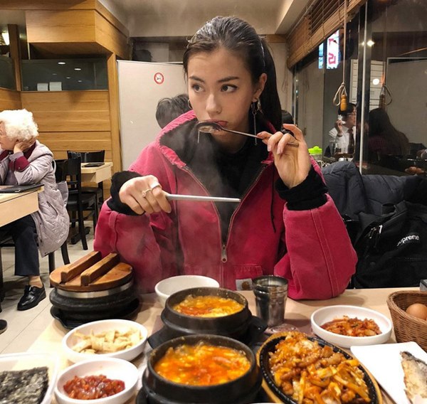 Người phụ nữ 27 tuổi bỗng phát hiện mắc ung thư dạ dày: Bác sĩ cảnh báo 2 nguyên nhân gây ung thư cực nhanh dù bạn không hút thuốc hay uống rượu-2