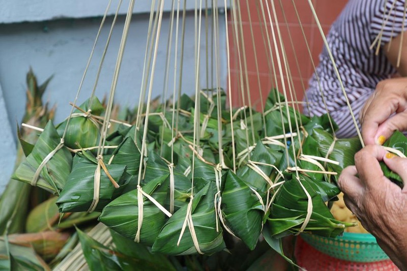 Tết Đoan Ngọ, ăn bánh ú tro thế nào để không tăng cân và bảo quản ra sao để bánh lâu không hỏng?-4