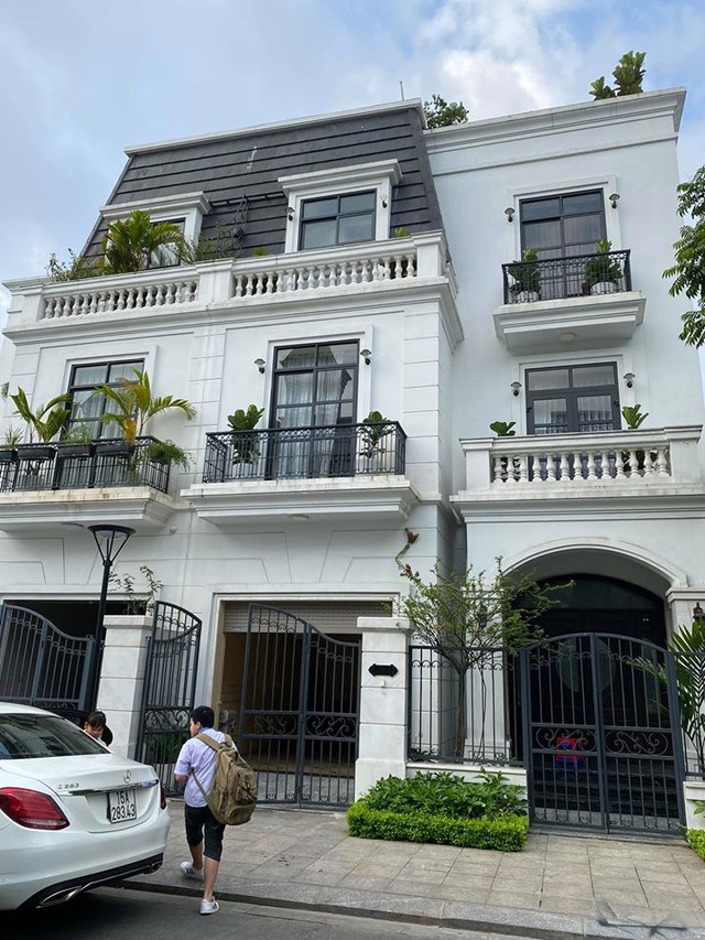 Mẹ đảm Hải Phòng trồng rau, nuôi cá trên sân thượng biệt thự triệu USD-1