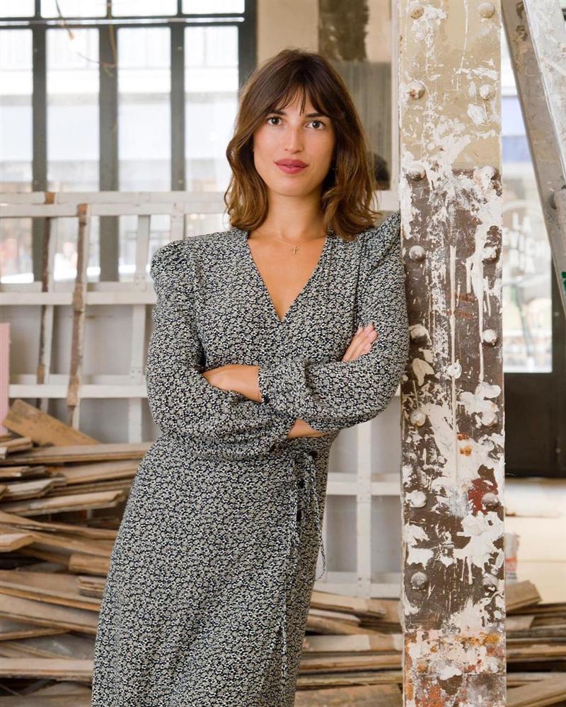 Để diện đồ công sở chuẩn xinh và thanh lịch không kém phụ nữ Pháp, chị em chỉ cần sắm 5 items-11