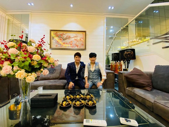 Ca sĩ Lương Gia Huy đến thăm biệt thự 20 tỉ của Quang Hà-1
