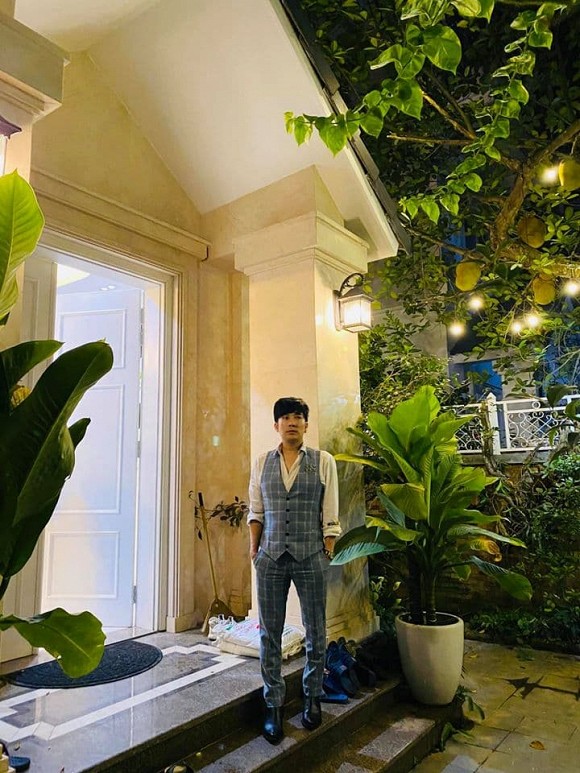 Ca sĩ Lương Gia Huy đến thăm biệt thự 20 tỉ của Quang Hà-6