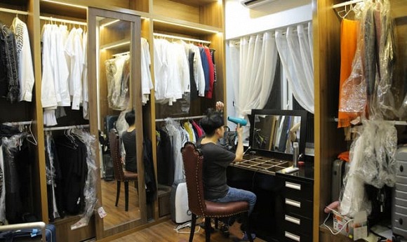 Ca sĩ Lương Gia Huy đến thăm biệt thự 20 tỉ của Quang Hà-13