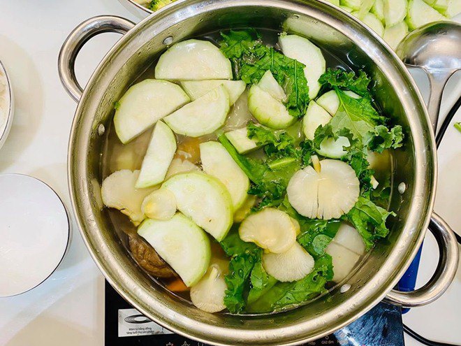 Món lẩu 0 đồng của MC Đại Nghĩa chỉ có rau mà làm nhiều người phát thèm-1