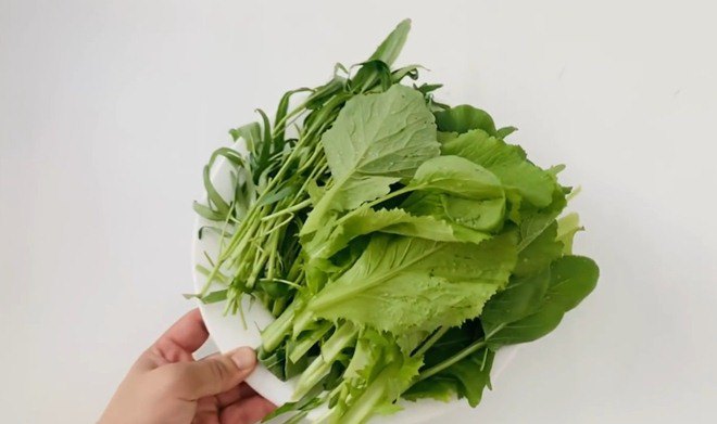 Món lẩu 0 đồng của MC Đại Nghĩa chỉ có rau mà làm nhiều người phát thèm-9