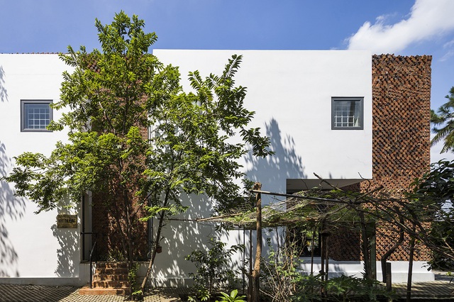 Độc đáo căn nhà xếp bằng gạch mộc biết thở” của vợ chồng ở Đồng Nai-2