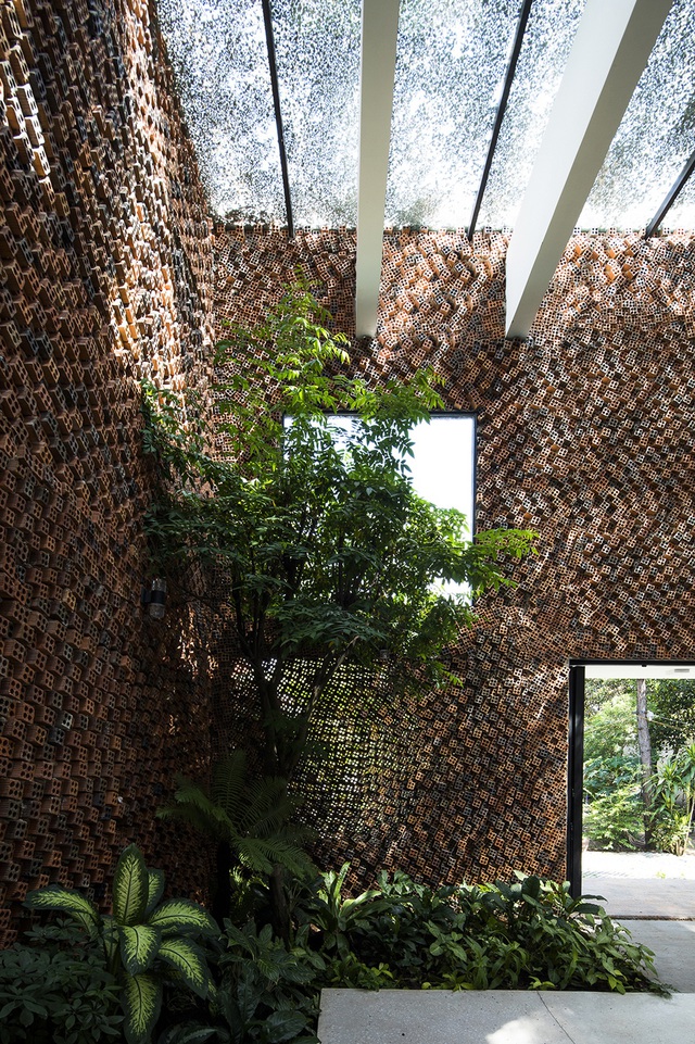 Độc đáo căn nhà xếp bằng gạch mộc biết thở” của vợ chồng ở Đồng Nai-4