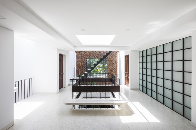 Độc đáo căn nhà xếp bằng gạch mộc biết thở” của vợ chồng ở Đồng Nai-9