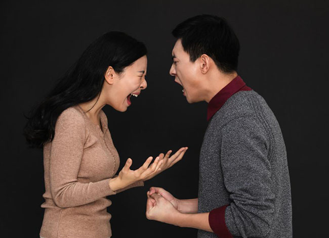 Khó tin nhưng có thật: Nhà tâm lý học chỉ ra đàn ông càng yêu, càng dễ lừa dối-2