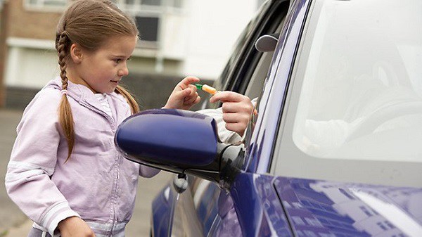 7 kỹ năng sống hãy dạy cho con để bé tự bảo vệ bản thân trước người lạ-3