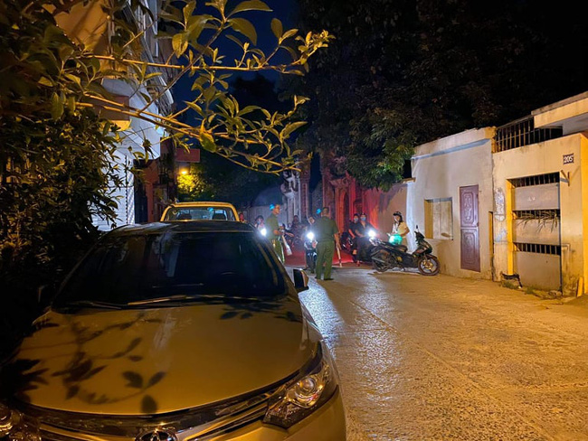 Hà Nội: Hỏa hoạn lúc nửa đêm, đền Quan Tam Lâm Du cháy rụi-2