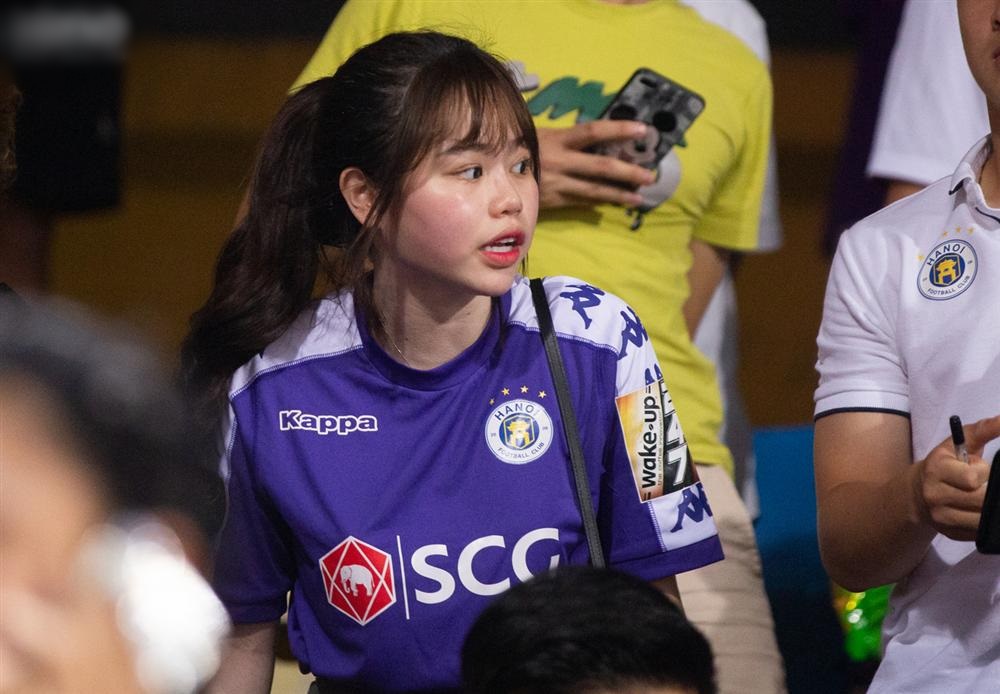 Những bức ảnh góc nào cũng chết của người yêu cầu thủ Quang Hải-9