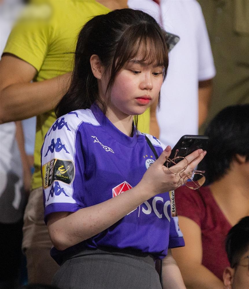 Những bức ảnh góc nào cũng chết của người yêu cầu thủ Quang Hải-8