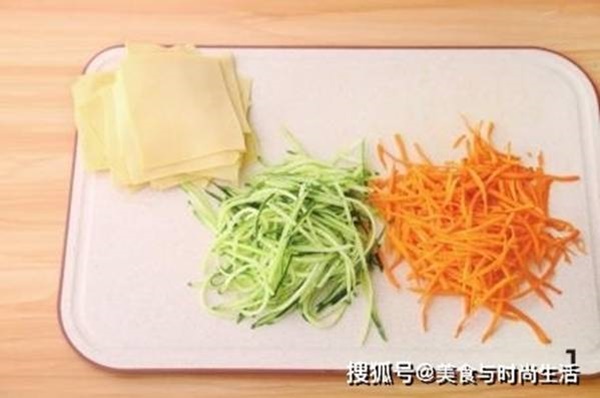 Váng đậu cuốn rau củ, món ngon giàu dưỡng chất cho những ngày chán cơm-2