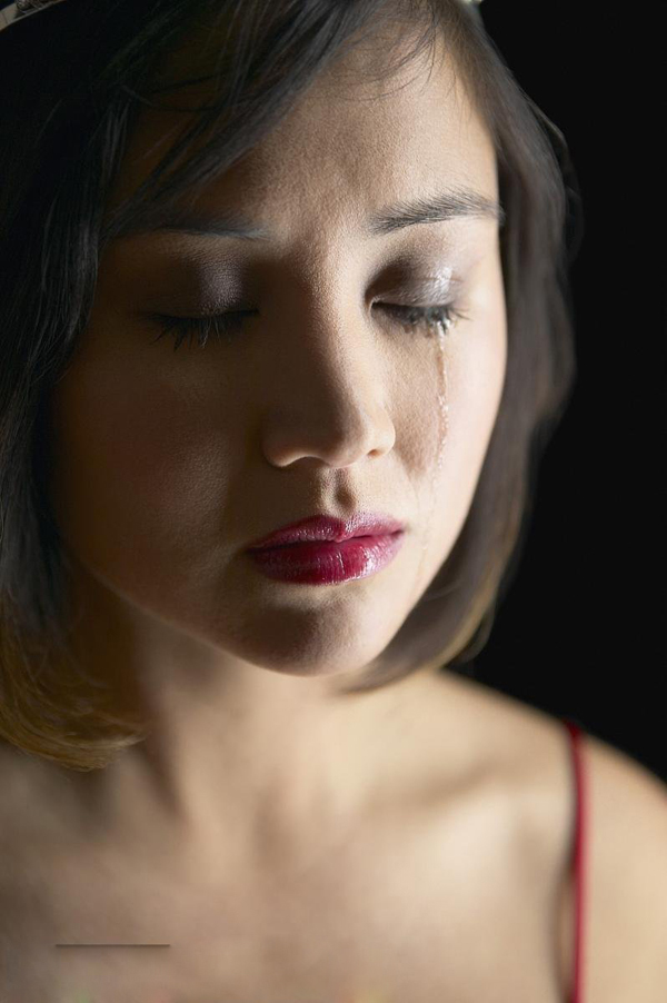 Giật mình khi nhìn màn hình điện thoại con trai đang chơi game, nhưng hàng loạt sự thật choáng váng đằng sau lại liên quan đến chồng-2