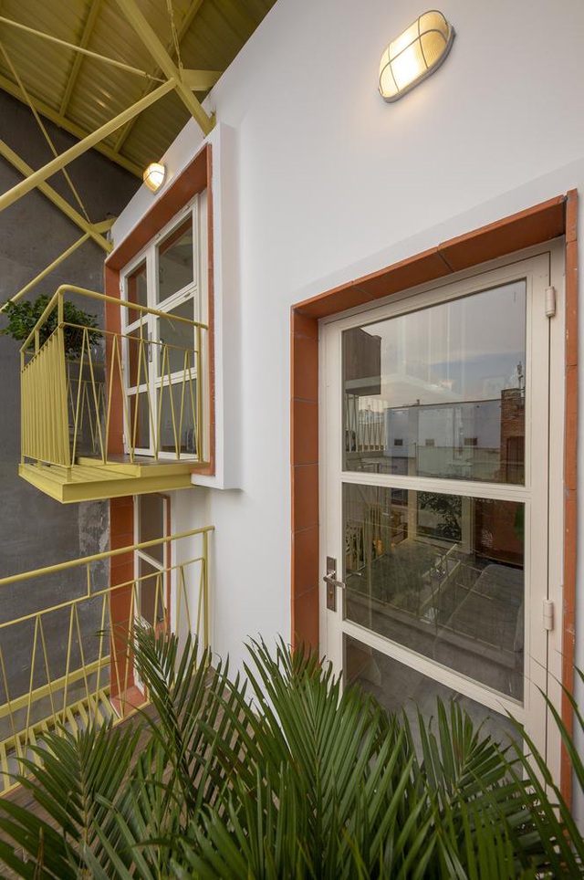 Nhà mái đôi tránh nóng lạ mắt ở TPHCM xuất hiện ấn tượng trên báo Mỹ-8