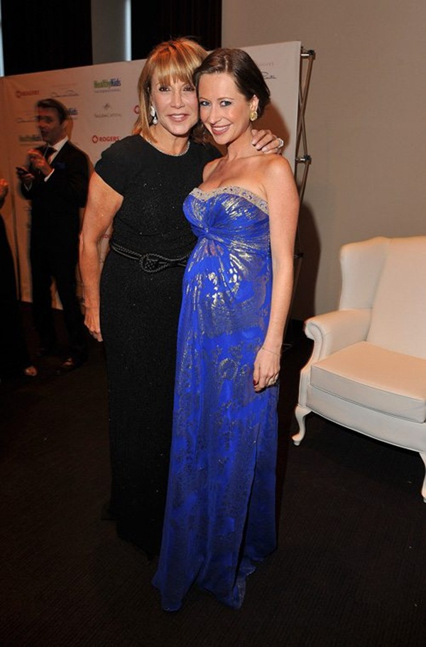 Cộng đồng mạng chia sẻ bức ảnh cũ của Công nương Diana với một người phụ nữ, bằng chứng cho thấy sự toan tính của Meghan Markle-4