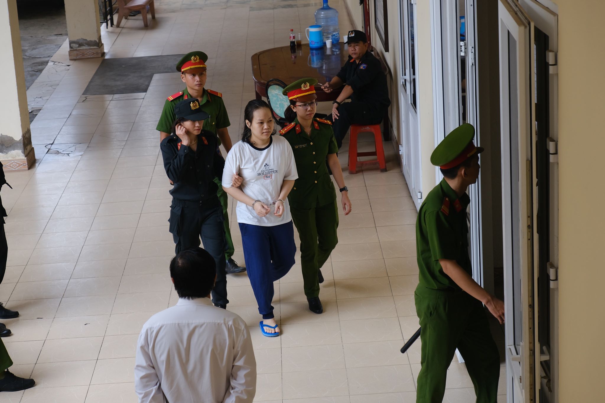 Xét xử vụ giết người, giấu xác trong thùng đổ bê tông: Bị cáo lớn tuổi nhất khai chỉ làm theo con gái, không biết tu luyện là đúng hay sai-6