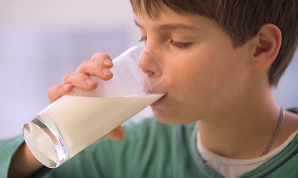 Thực hư việc uống nhiều sữa khiến trẻ thiếu máu-2