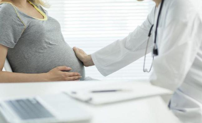 Sinh ra với 1 cục bướu lớn trên lưng, nguyên nhân do thai nhi đã làm 1 việc không tưởng trong lúc mổ để cứu sống cả mẹ và con-2