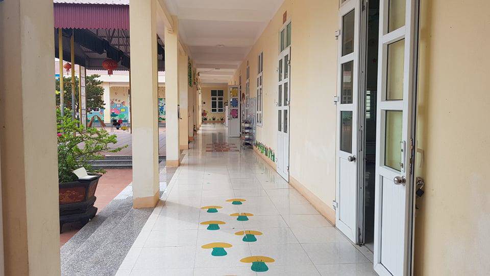 Vữa trần lớp học rơi bất ngờ, 5 trẻ mầm non nhập viện-2