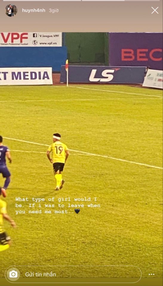 Quang Hải - Huỳnh Anh dắt tay nhau đi lễ Phủ Tây Hồ, chính thức trả lời thắc mắc tình về nơi đâu của dân mạng-2