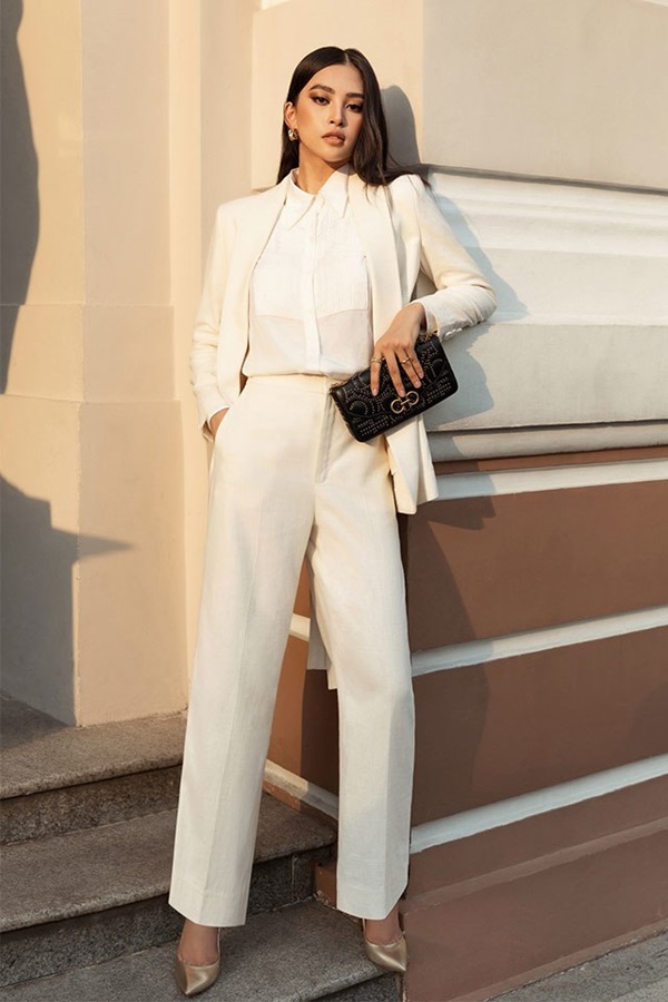 Đang chung nhịp phong cách, Tiểu Vy chợt đối đầu đàn chị Đỗ Mỹ Linh-7