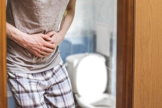 Đi vệ sinh có 3 dấu hiệu này, coi chừng ung thư ruột 