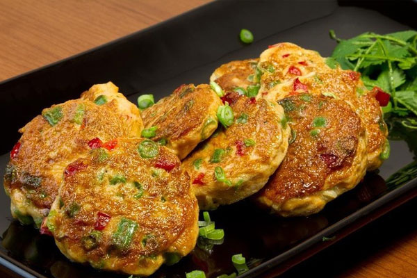 Đãi cả nhà món mực chiên sốt cam chuẩn nhà hàng 5* cho bữa trưa cuối tuần lạ miệng-7