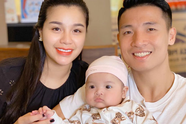 So ảnh gái xinh lớp mình khi đi học - đi chơi, tụi con trai sẽ muốn crush bên nào nhiều hơn?-12