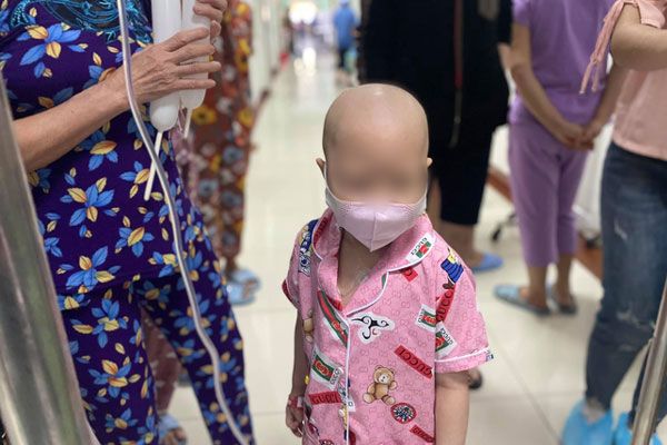 Vụ bệnh viện ở TP.HCM bị tố truyền hóa chất hết hạn cho bệnh nhi suy tủy: Bộ Y tế vào cuộc-1