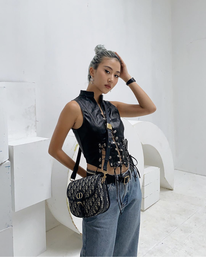 Đáp trả việc Chi Pu lên tiếng về lùm xùm chị em, Quỳnh Anh Shyn vẫn bình thản đi ăn cùng hội bạn thân Salim và Hoàng Ku-5