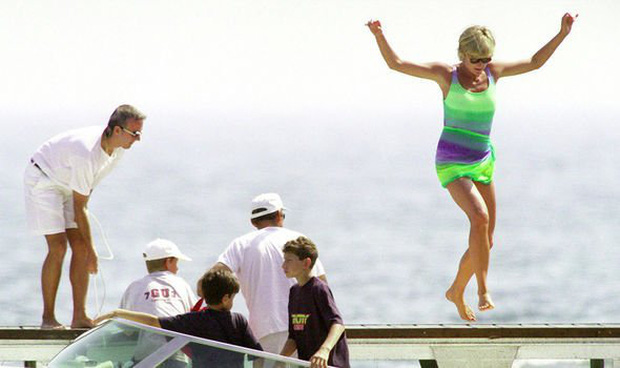 Cuộc nói chuyện cuối cùng của Công nương Diana với người khiến bà một lần nữa tin vào tình yêu: Lời nói cay nghiệt như điềm báo trước bi kịch?-4