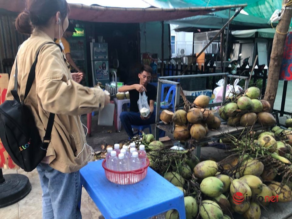 Nắng nóng, nghìn quả dừa bán veo mỗi ngày, thịt lợn không bóng khách-2